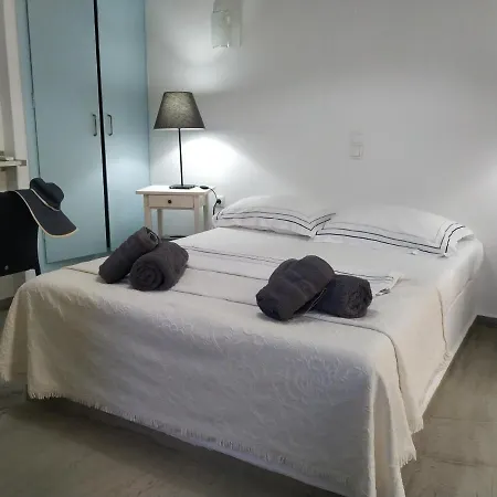 ゲストハウス Avlomonasbeach リバディオン